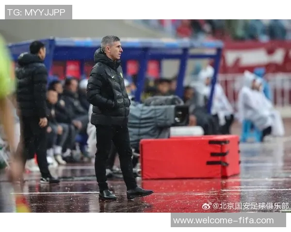 直播吧在现场蒙哥马利：单独表扬任何一个队员，都是不公平的